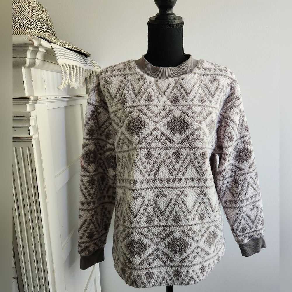 KOOLABURRA BY UGG GEOMETRIC PATTERNED SHERPA SWEATSHIRT
